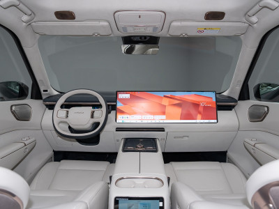  Lynk&Co 900  Фото №8